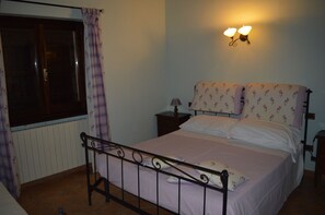 Apartment, 1 Bedroom | 1 bedroom, desk, iron/ironing board, free cribs/infant beds - Residenza Cardinal Girolamo Di Moncelli (Montefalco)