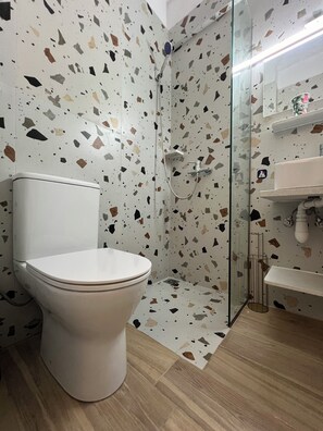 Standard Double Room | Bathroom | Shower, free toiletries, hair dryer, towels - Avra Boutique (Corfu)