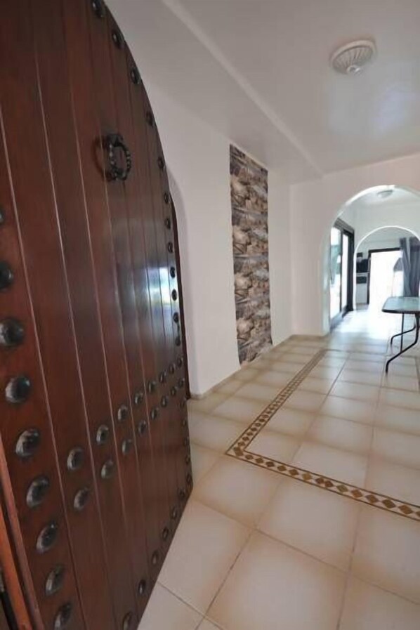 مدخل المنشأة