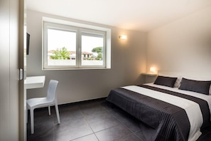 Apartment, 1 Bedroom | In-room safe, desk, laptop workspace, iron/ironing board - Residence Peloni (Arezzo)