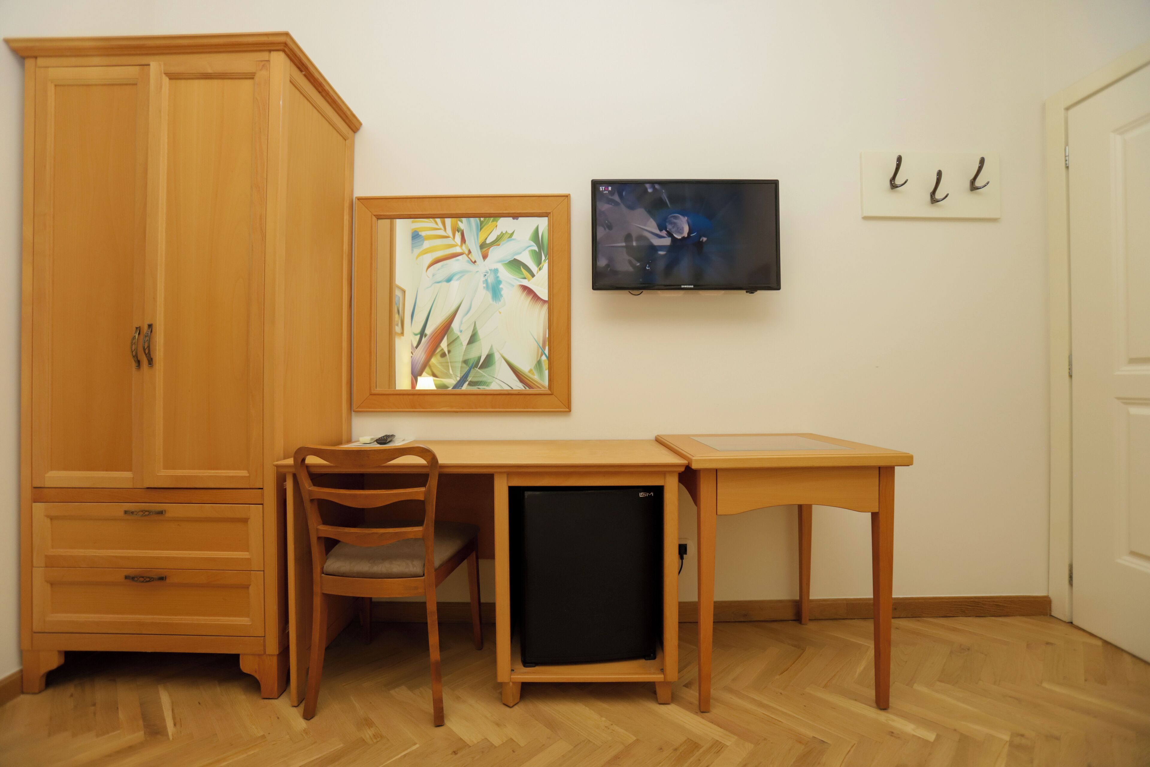 standard double room | premium bedding, minibar, in-room safe, desk