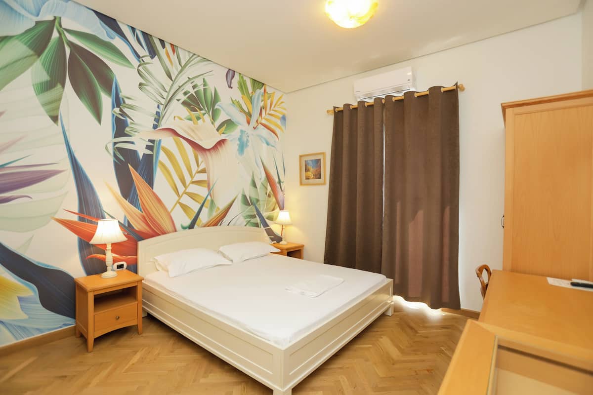 Standard Double Room | Premium bedding, minibar, in-room safe, desk