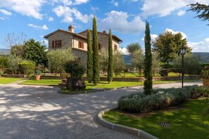 Front of property - Agriturismo I Pagliai (Cortona)