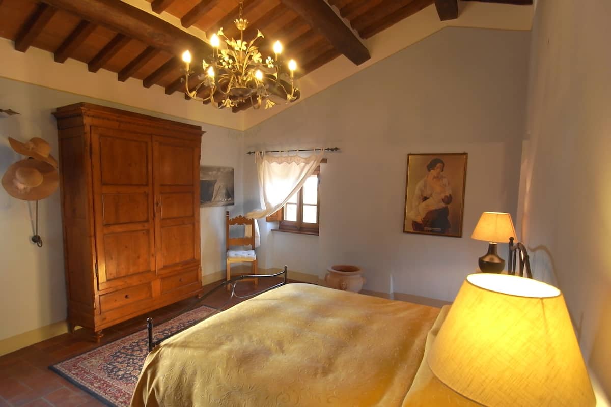 3 bedrooms, individually decorated, individually furnished, free WiFi
