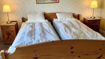 Chambre Double, salle de bains commune | Rideaux occultants, fer et planche Ă repasser, Wi-Fi gratuit