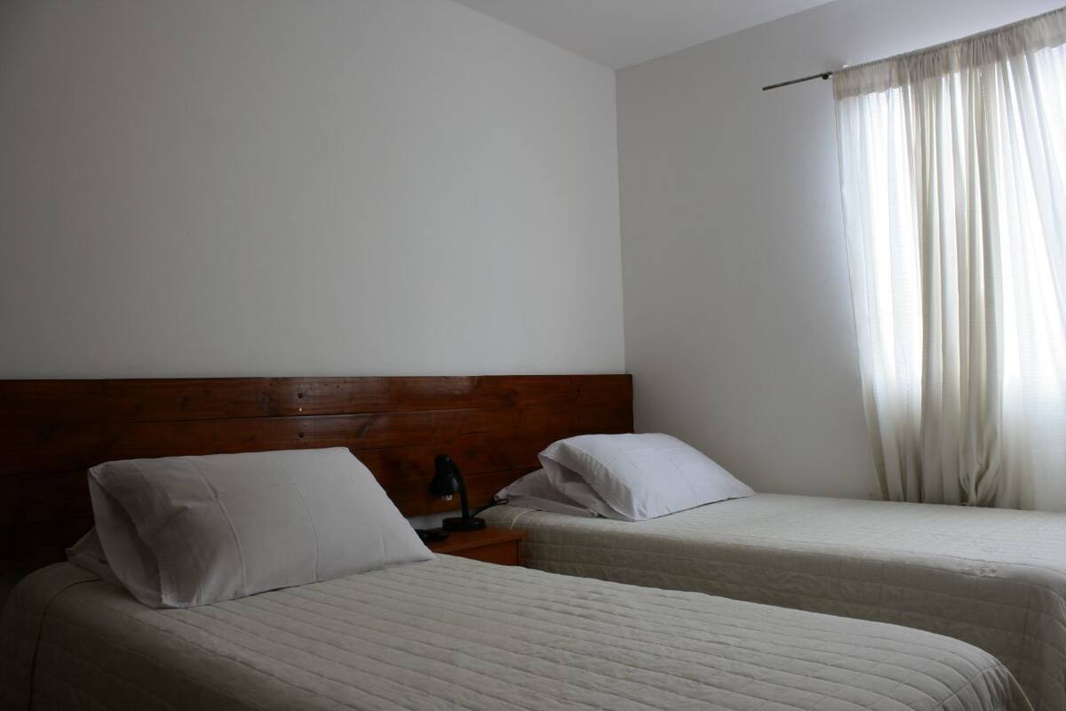 Economy Double Room, 2 Single Beds