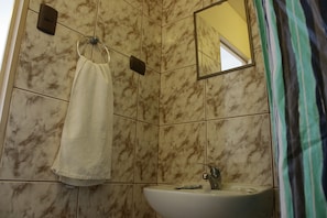 Family Room, Multiple Beds | Bathroom
