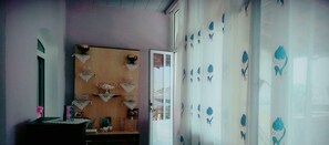 Ducha, artículos de higiene personal gratuitos y secador de pelo