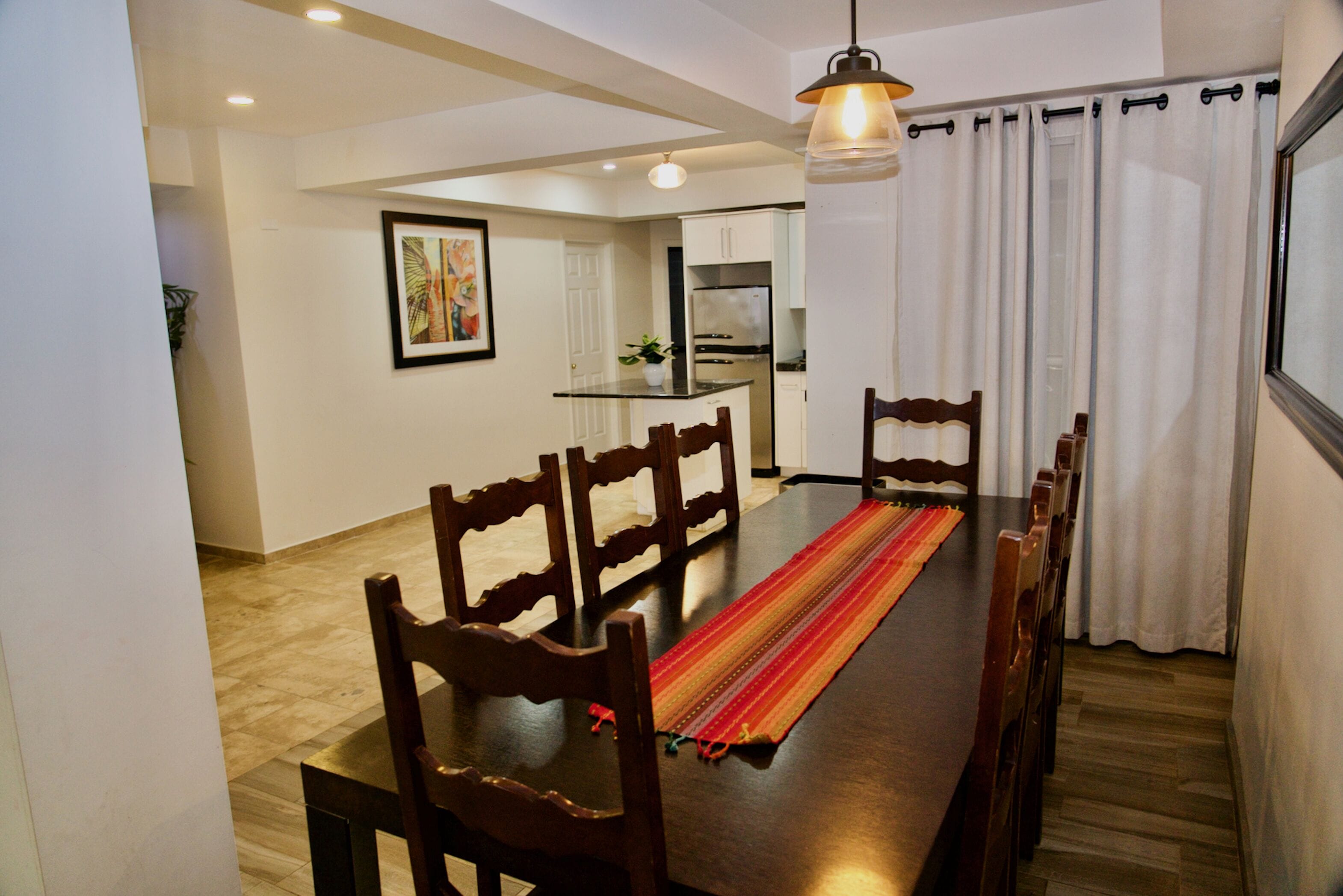 Appartement Luxe, 2 chambres (202) | Salle à manger