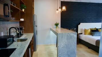 Decoración personalizada, muebles diferentes y escritorio