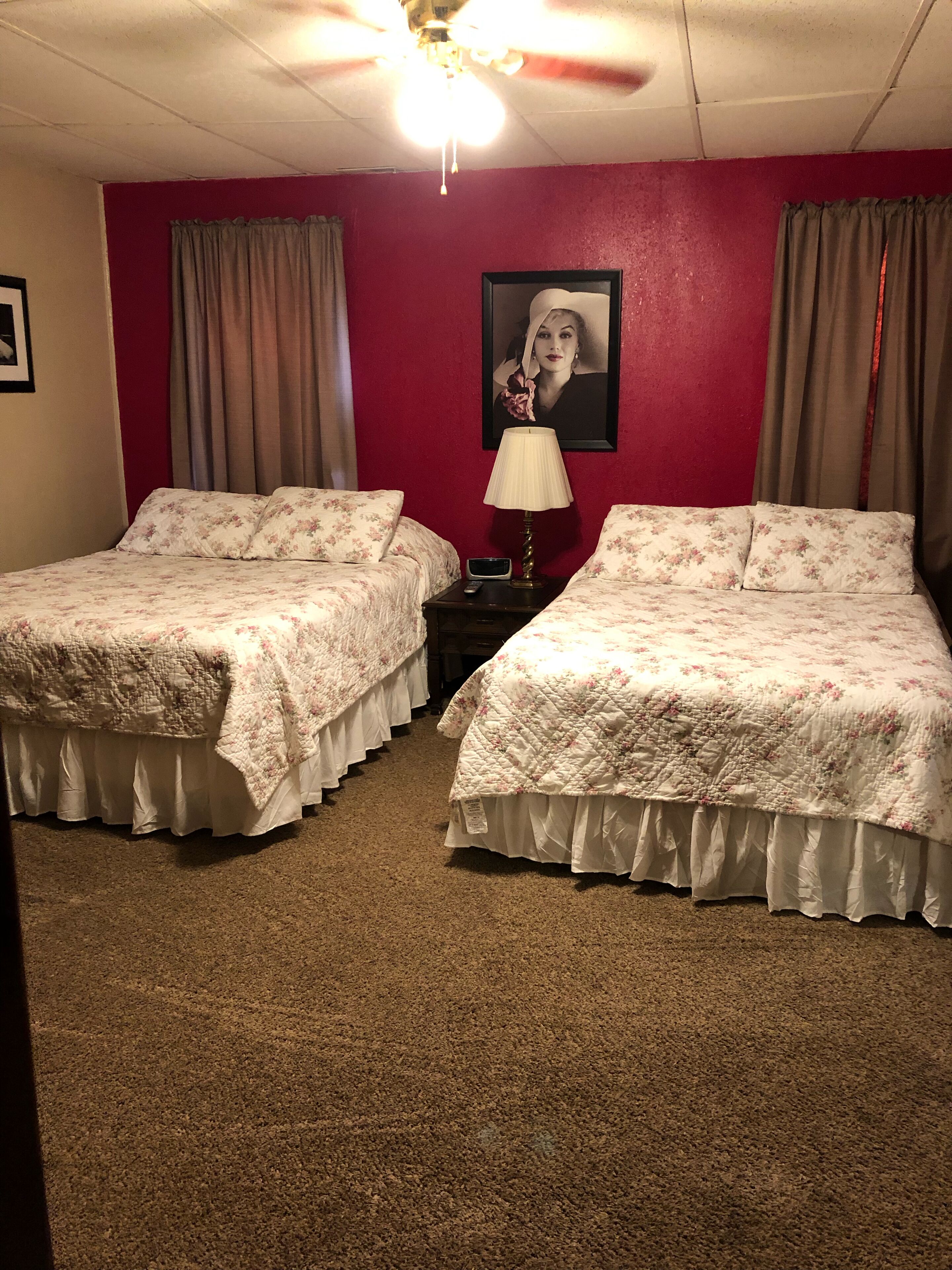 2 soverom, strykejern/-brett, wi-fi (inkludert) og sengetøy