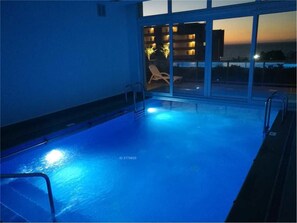 Piscina interna, piscina externa