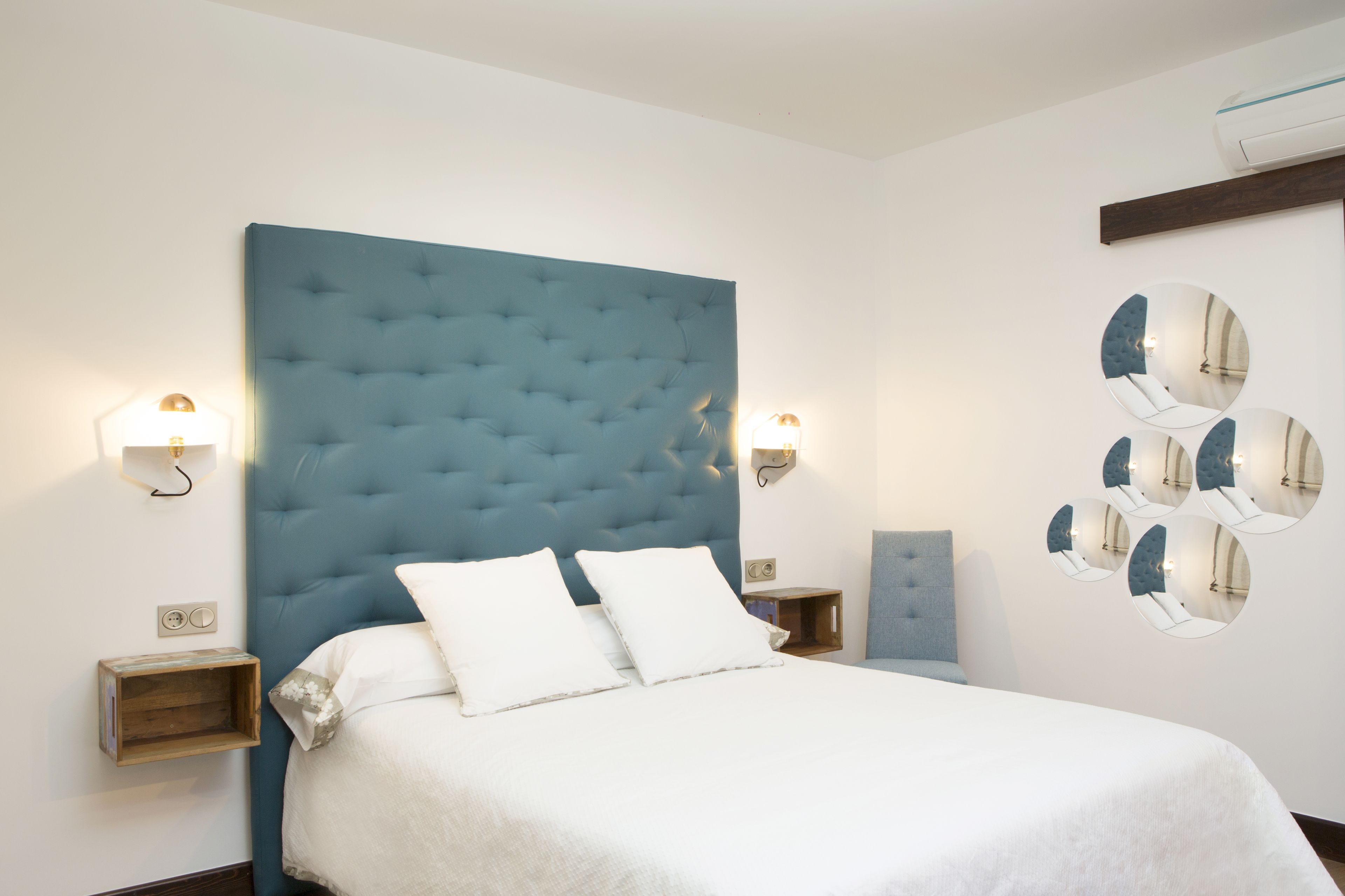 family room | 1 bedroom, egyptian cotton sheets, soundproofing, rollaway beds