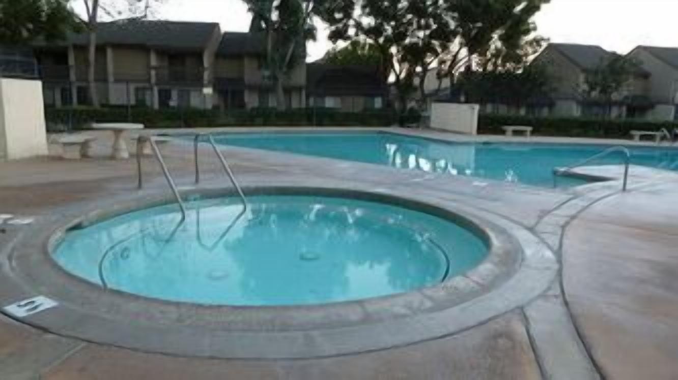 Magic Mouse Vacation Rentals #3 ~ Entire Condo Next to Disneyland