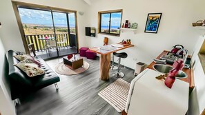 Flat-screen TV, heated floors - Maunga roa eco lodge (Hanga Roa)