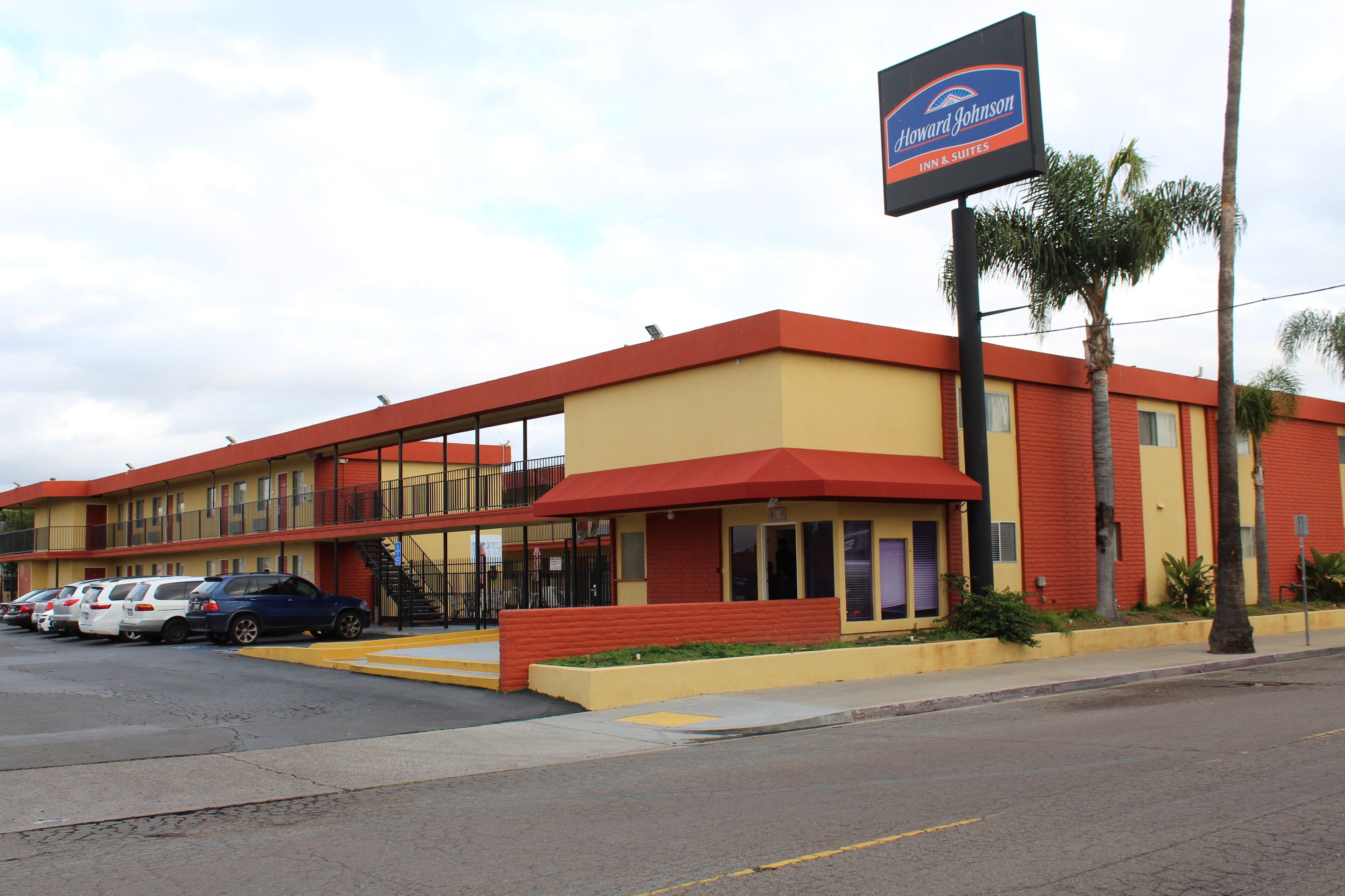 San Diego Hotel Close to beaches, zoo, convention center, airport, restaurant