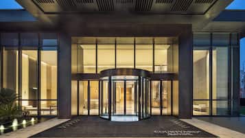 Premier Suite, 1 Bedroom, Non Smoking | Exterior