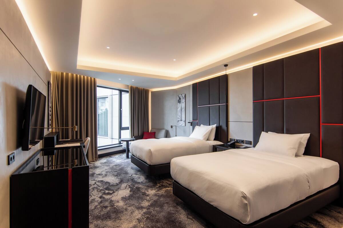 executive room, 2 double beds | hypo-allergenic bedding, minibar, in-room safe, desk