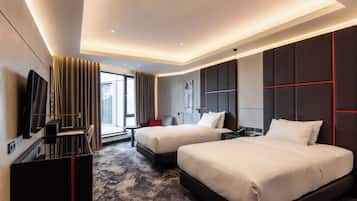 Habitación ejecutiva, 2 camas dobles | Ropa de cama hipoalergénica, minibar, caja fuerte y escritorio