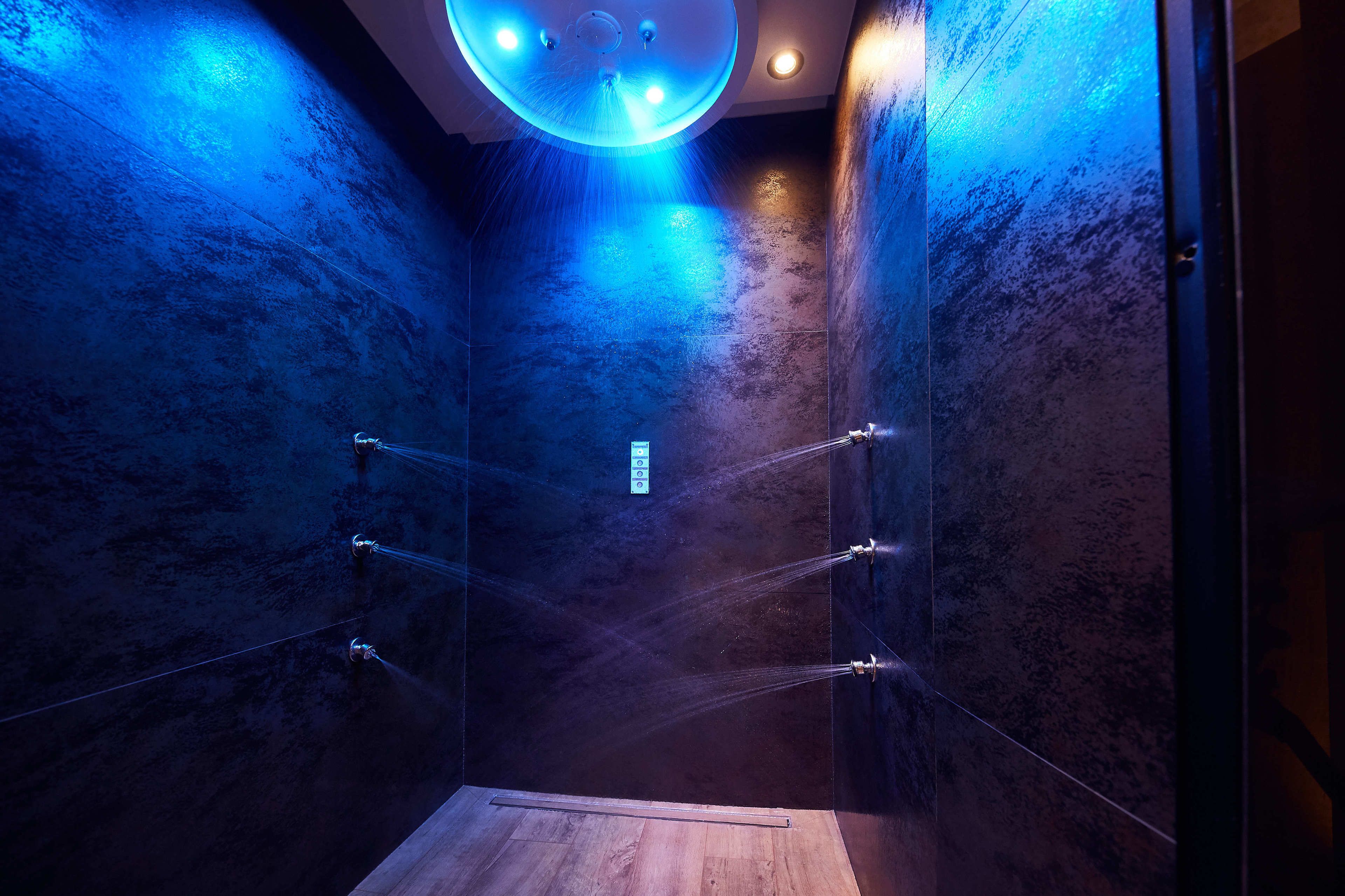 sauna, hot tub, steam room, turkish bath/hammam, body treatments
