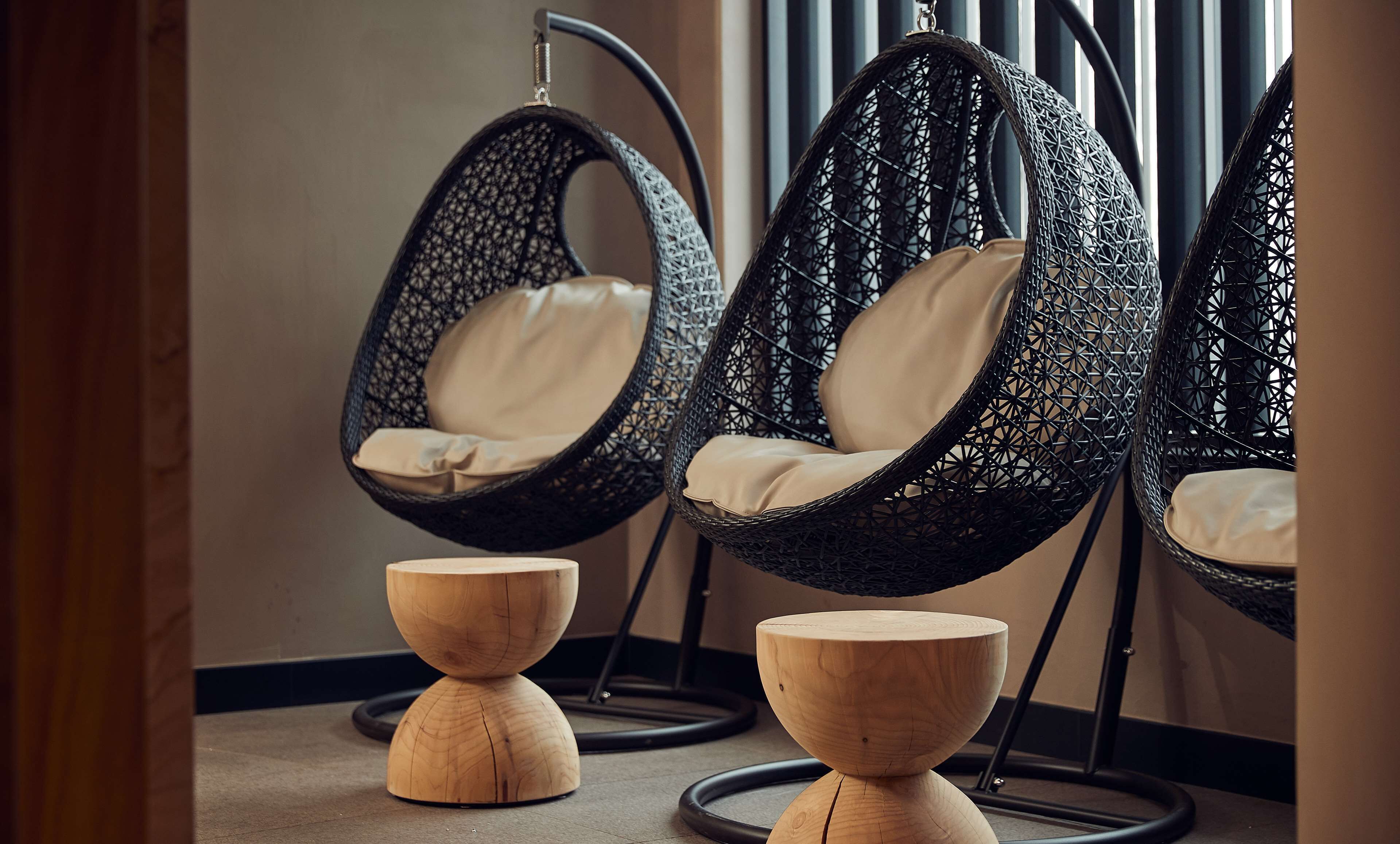 sauna, hot tub, steam room, turkish bath/hammam, body treatments