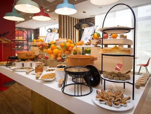 Petit déjeuner buffet (38 TND par personne)