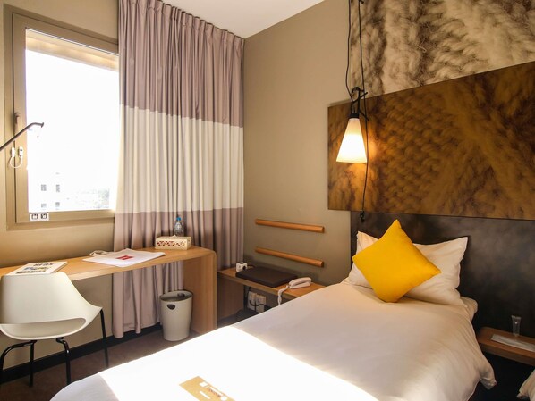 Premium bedding, in-room safe, desk, blackout curtains - ibis Sfax (Sfax Ouest)