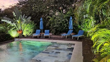 Outdoor pool, an infinity pool