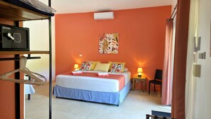 Triple Room, Ensuite, Garden View (Chambre N°1)