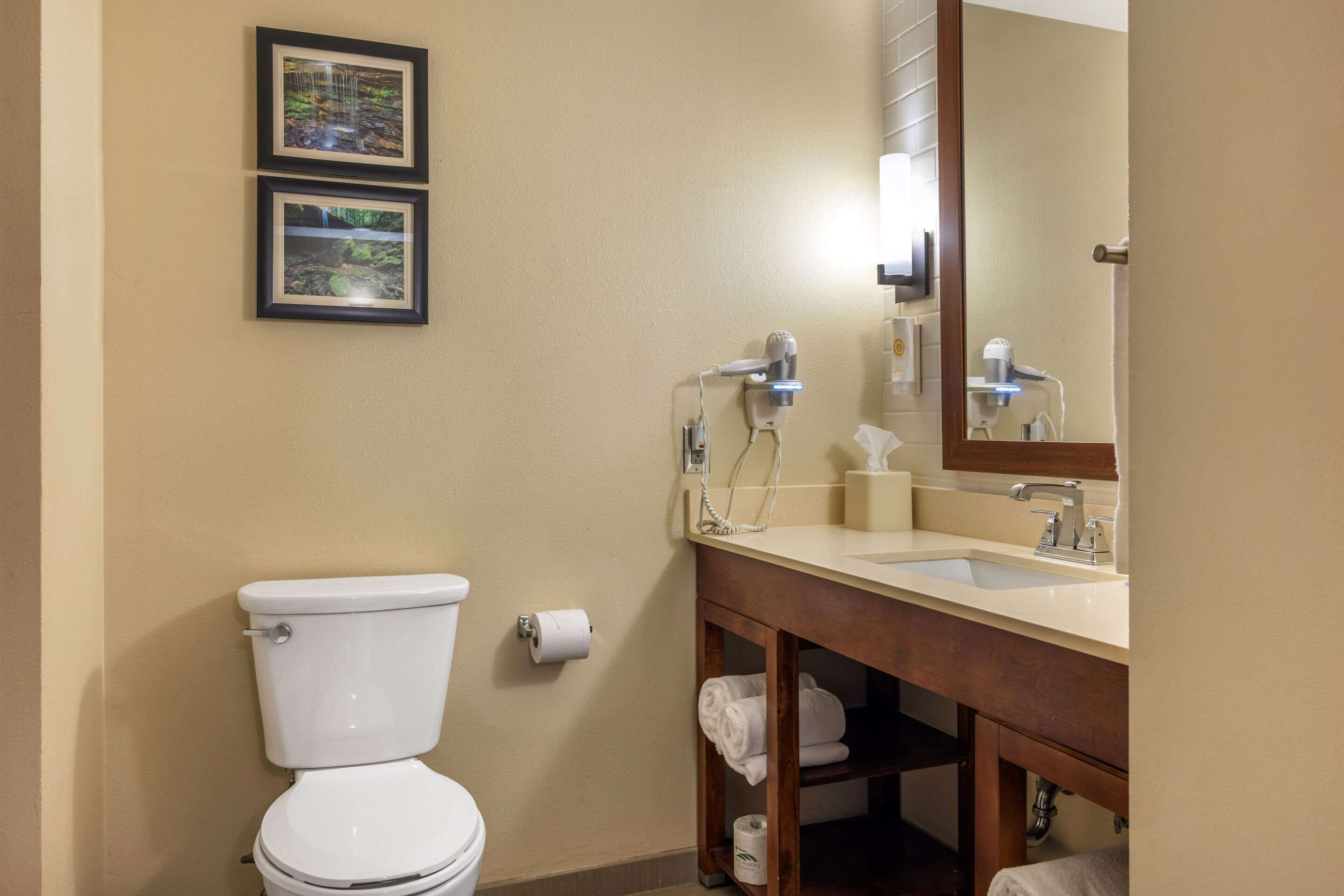 1 bedroom, desk, laptop workspace, blackout curtains