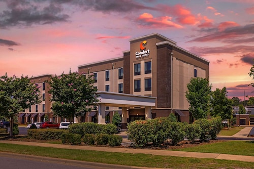 Comfort Inn & Suites at CrossPlex Village