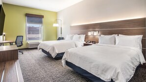 Premium bedding, desk, iron/ironing board, WiFi (free) - Holiday Inn Express Suites Tulsa East Catoosa IHG (Tulsa)