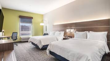 Premium bedding, desk, iron/ironing board, free WiFi