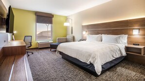 Premium bedding, desk, iron/ironing board, WiFi (free) - Holiday Inn Express Suites Tulsa East Catoosa IHG (Tulsa)