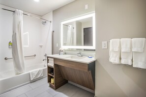 Premium bedding, desk, iron/ironing board, free WiFi - Holiday Inn Express Suites Tulsa East Catoosa IHG (Tulsa)