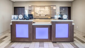 Lobby - Holiday Inn Express Suites Tulsa East Catoosa IHG (Tulsa)