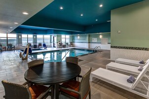 Indoor pool, sun loungers