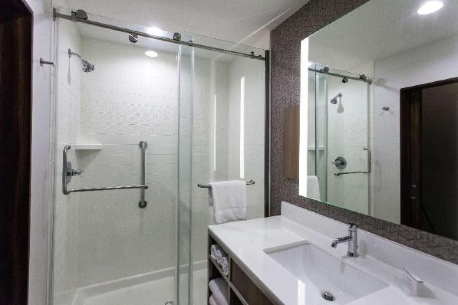 Salle de bain | Articles de toilette (gratuits), séchoir à cheveux, serviettes fournies