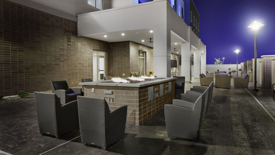 Holiday Inn Express & Suites Lubbock Central - Univ Area by IHG