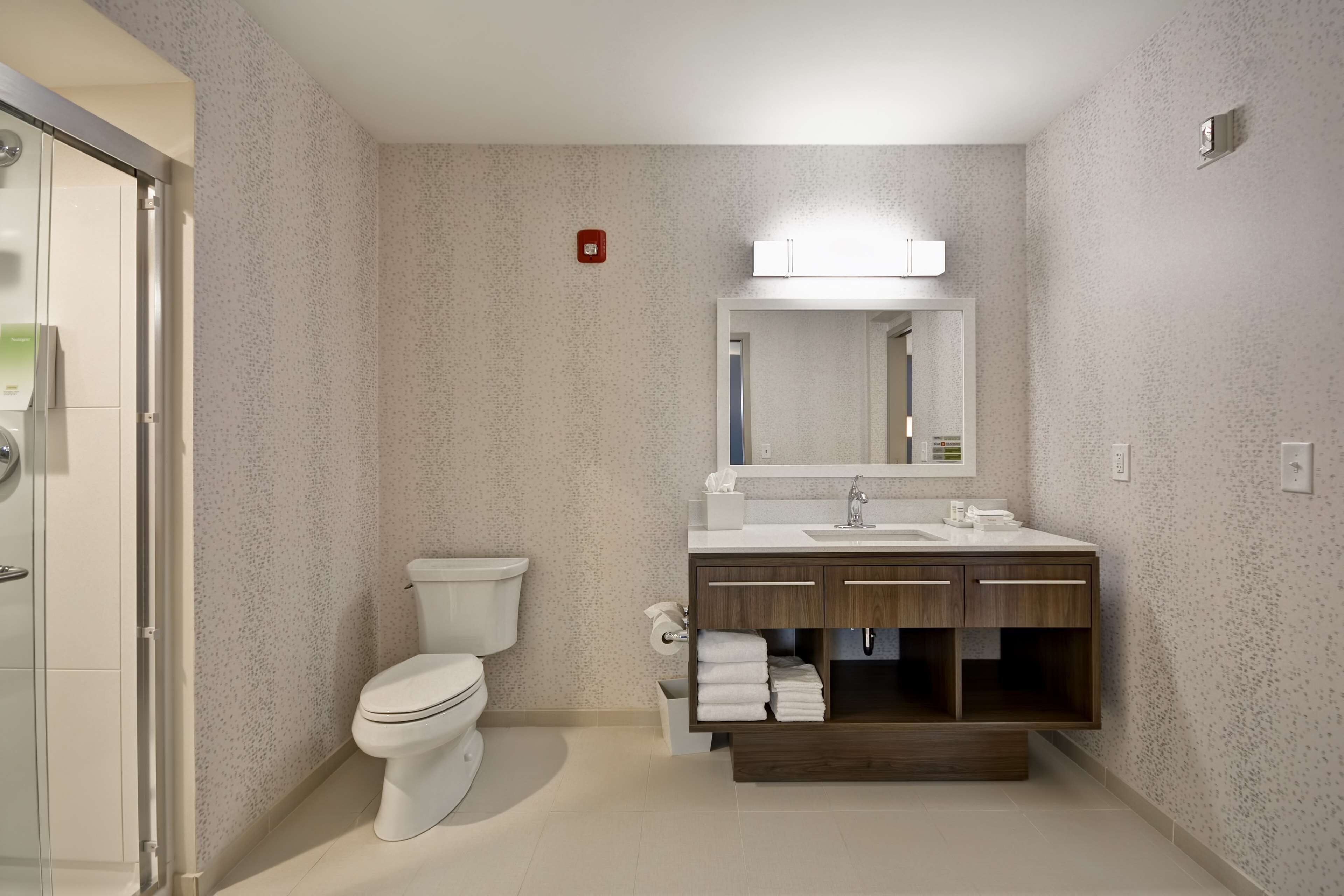 suite, 1 bedroom, non smoking | bathroom | designer toiletries, hair dryer, towels, soap