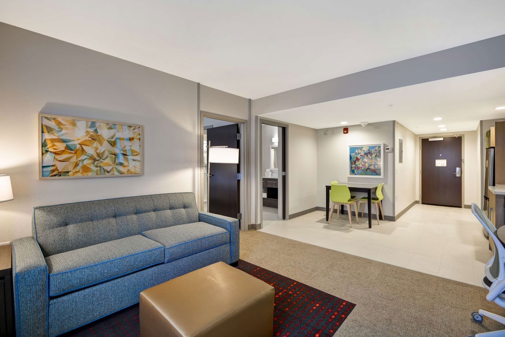 Living area | 42-inch flat-screen TV with cable channels, TV
