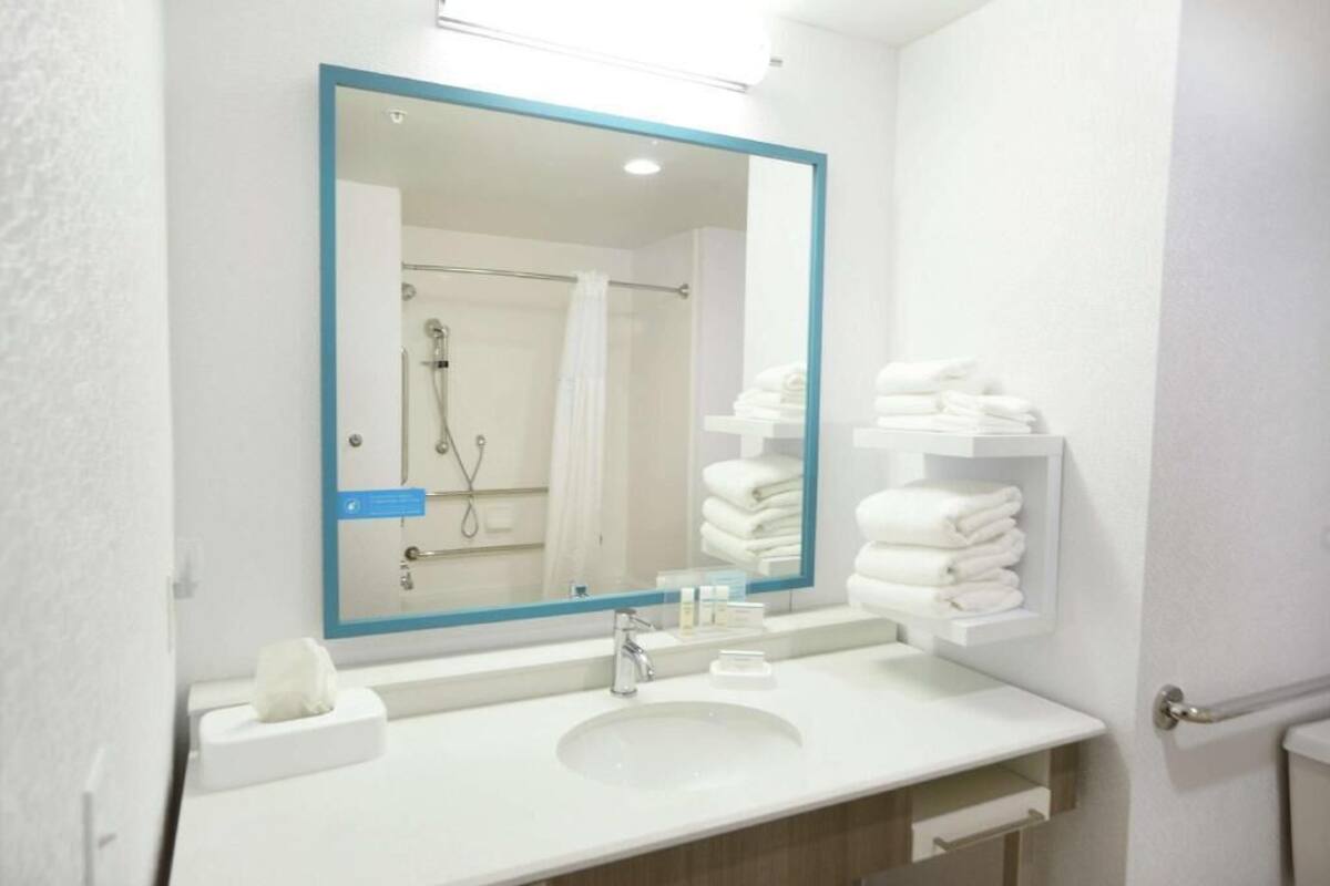 Baño | Amenidades de baño gratuitas, secadora de cabello, toallas, jabón