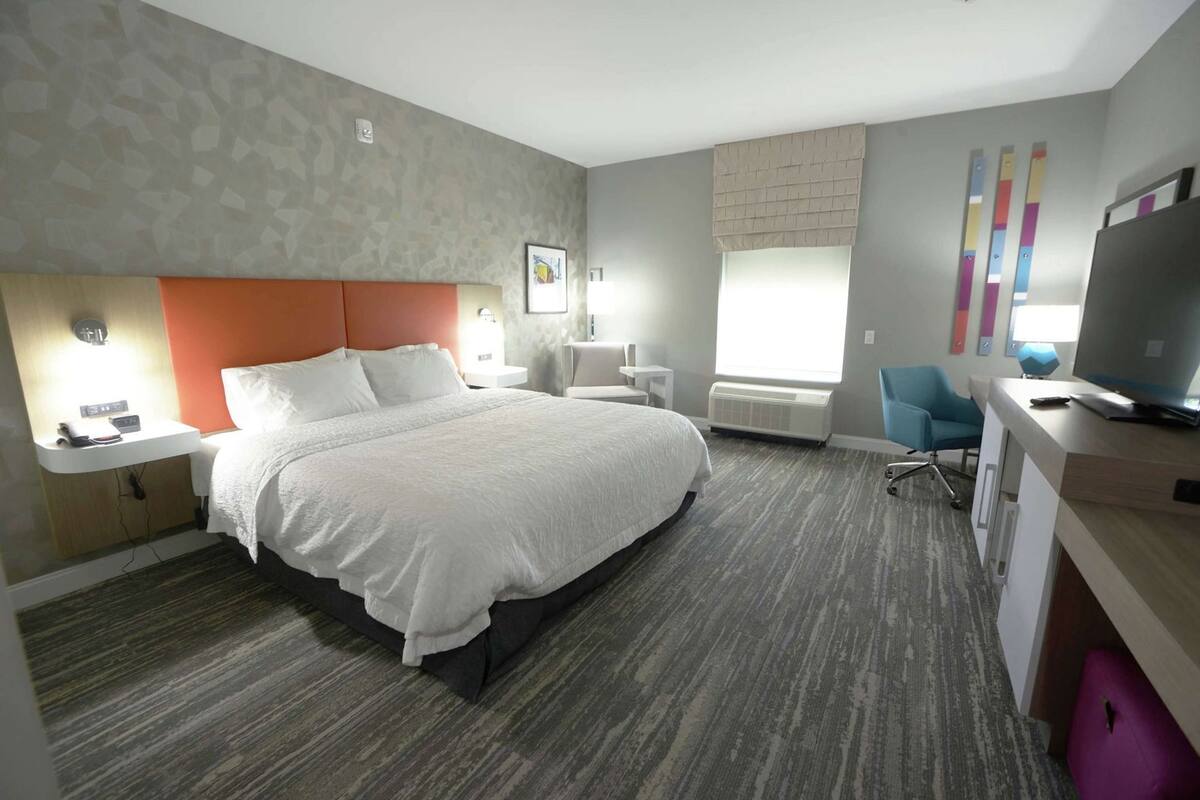 Cortinas blackout, tabla de planchar con plancha y wifi gratis