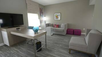 Blendingsgardiner, strykejern/-brett, wi-fi (inkludert) og sengetøy