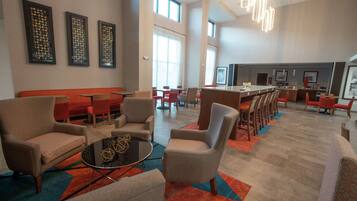 TĂ€gliches inbegriffenes FrĂŒhstĂŒcksbuffet