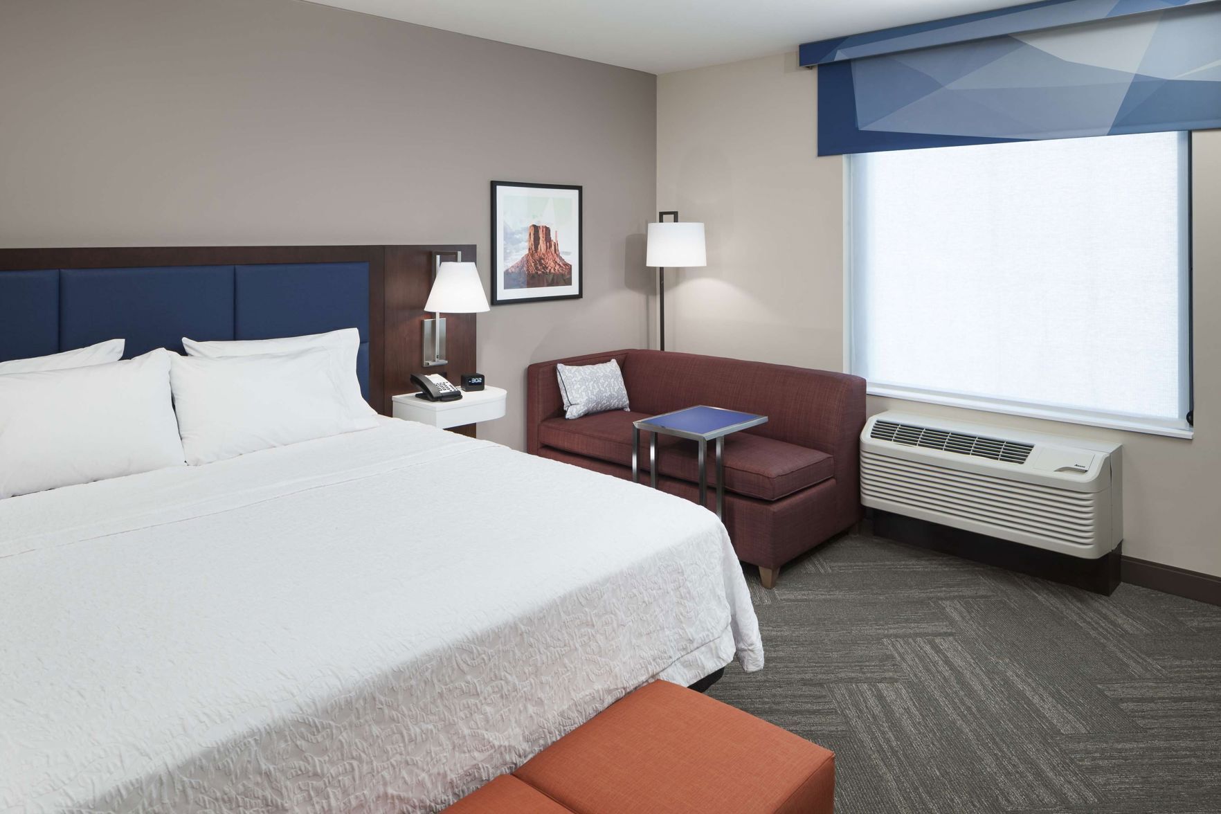 Premium bedding, in-room safe, desk, laptop workspace