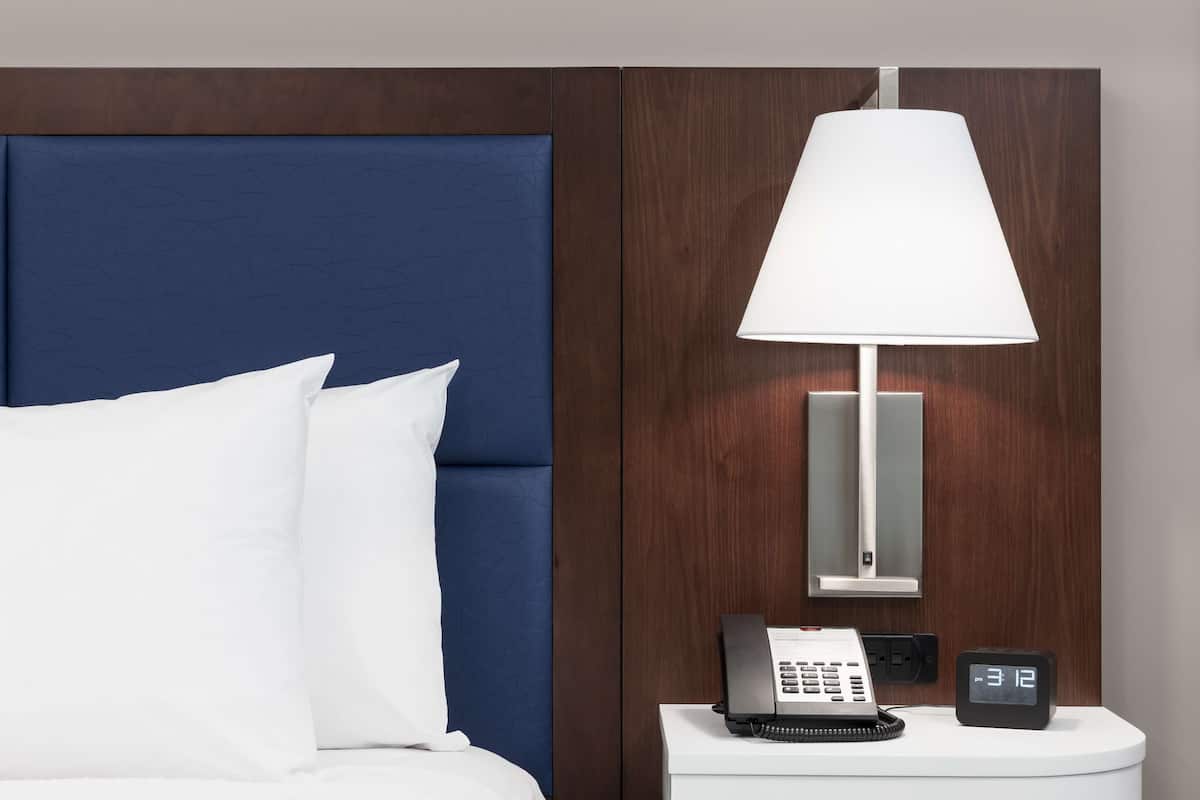 Premium bedding, in-room safe, desk, laptop workspace