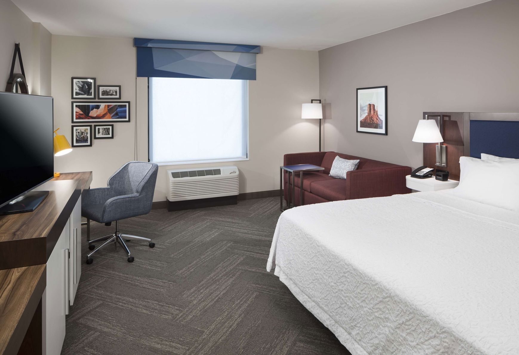 Premium bedding, in-room safe, desk, laptop workspace