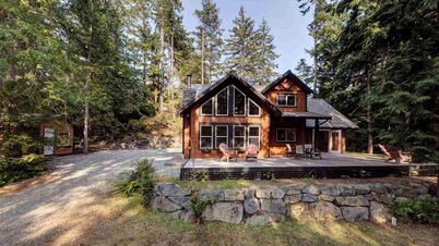 Private West-Coast Inspired Cabin in the Woods
