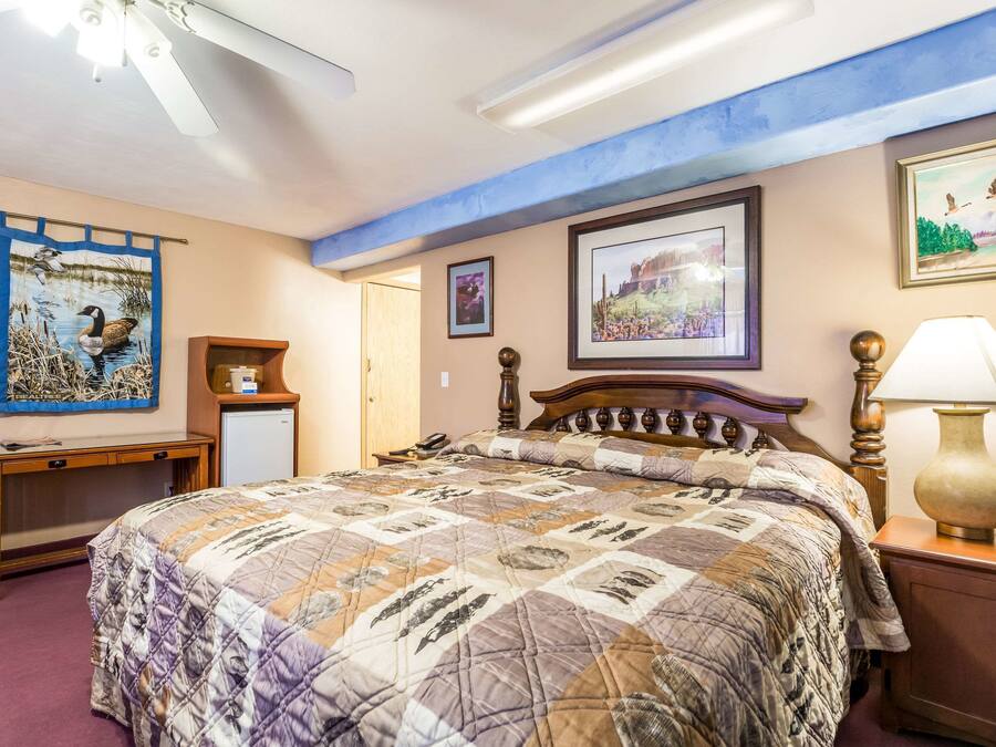 Standaard kamer, 1 kingsize bed, niet-roken | Luxe beddengoed, een bureau, gratis wifi, beddengoed